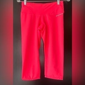 Brooks hot pink cropped leggings size small